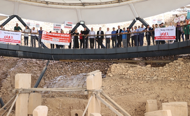 Sağlık çalışanları Göbeklitepe’ye yürüyüş gerçekleştirdi