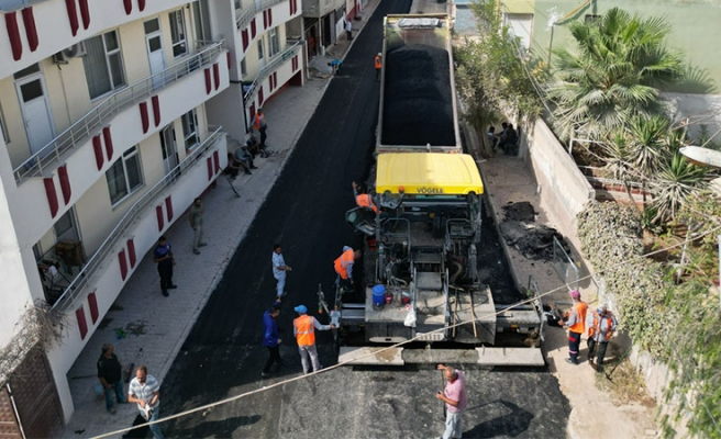 Büyükşehir’den Akçakale ve Viranşehir’de asfalt serimi