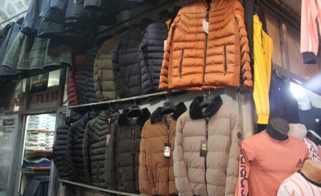 Kışlık kıyafet fiyatları uçtu: Urfa’da kumaş boyasına talep arttı