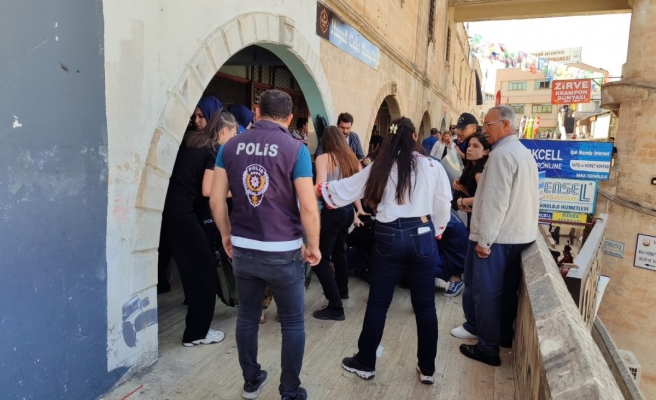 Urfa’da polisle göstericiler arasında arbede (-EK)