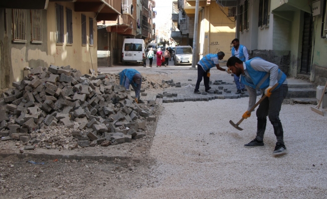 Devteyşti Mahallesinde yollar onarılıyor