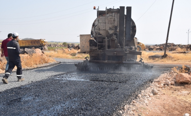 Viranşehir’de kırsal mahalle yolları yenileniyor