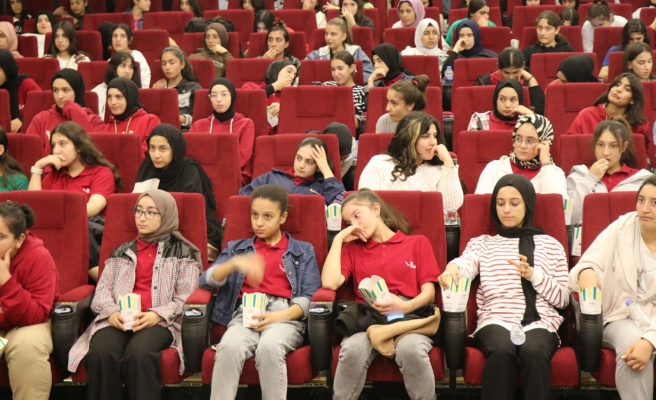 Urfa’da lise öğrencilerine ücretsiz sinema keyfi