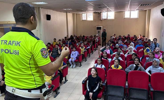 Viranşehir'de uyuşturucu ve trafikle ilgili bilgilendirme çalışması