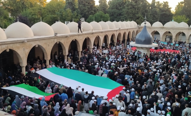 Urfa’da sabah namazında Filistin için dua edildi