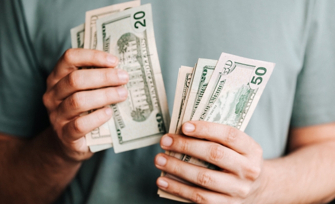 TL’de eriyiş sürüyor