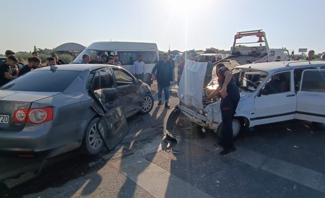Urfa’da otomobiller çarpıştı! 3 yaralı