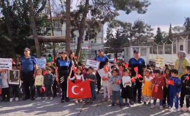 Şanlıurfa'da minikler polisleri ziyaret etti