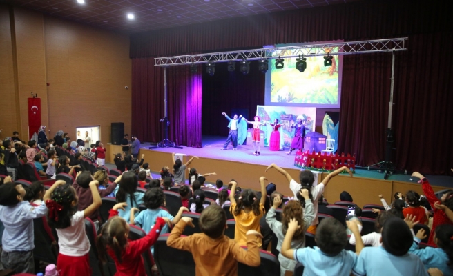 Pinokyo Karaköprü'de çocuklara tiyatro keyfi yaşattı