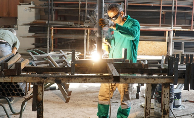 Haliliye Belediyesi ile üretilen banklar hizmete sunuluyor