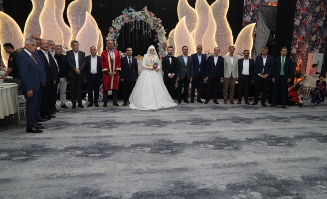 Eyyübiye Belediyesi Başkan Yarcımcısı oğlunu evlendirdi