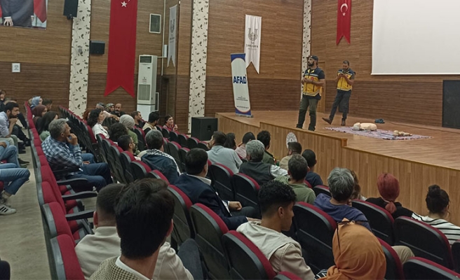 AFAD gönüllüleri kaza ve acil durumlarda ilk yardım yapabilecek