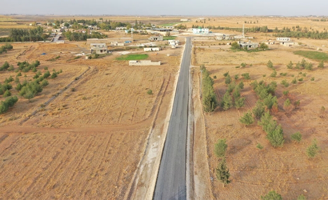 Akçakale kırsalında 2 mahalleyi bağlayan grup yolu asfaltlandı