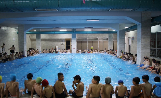 Başkan Canpolat: 21 halı sahayı gençlerimizin hizmetine sunduk