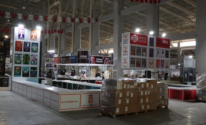 Ünlü yazar ve şairler kitap fuarına katılacak