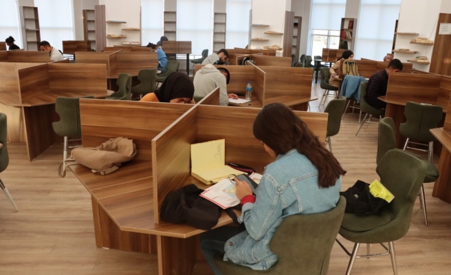 Ara tatilde kütüphanelere yoğun ilgi