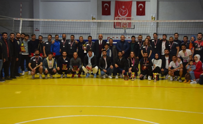 Viranşehir’de Öğretmenler Günü Voleybol Turnuvası sona erdi