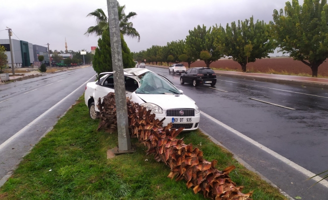 Şanlıurfa’da yağışlı havada feci kaza! 4 yaralı