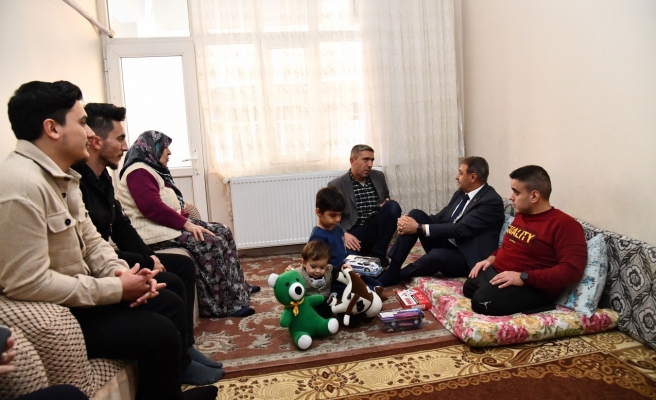 Vali Şıldak’tan hane ziyaretleri
