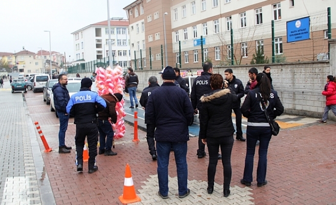 Urfa’da emniyet okul çevrelerinde kuş uçurtmuyor