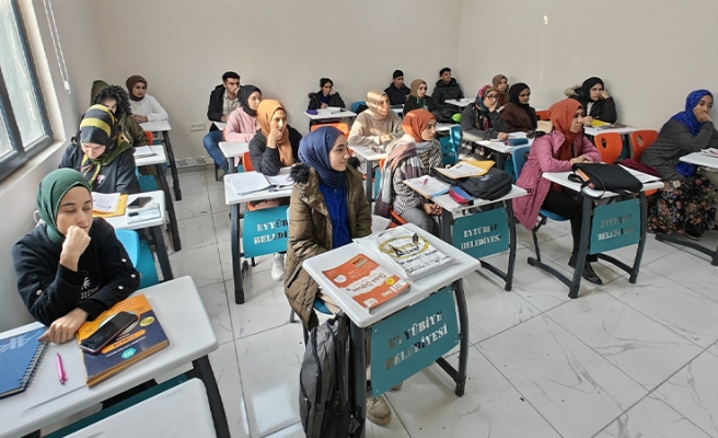 Eyyübiyeli gençler Süleymanşah Gençlik Merkezinde geleceğe hazırlanıyor