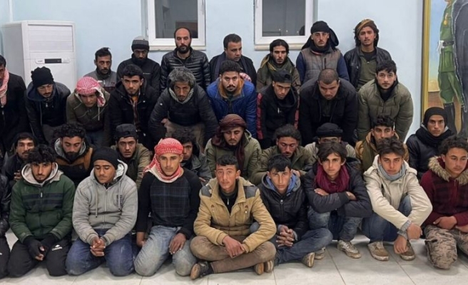 Afyon'da yakalanan Kaçak göçmenler Urfa'ya getirildi