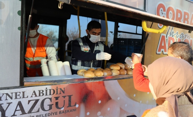 Büyükşehir’den çorba ikramı!